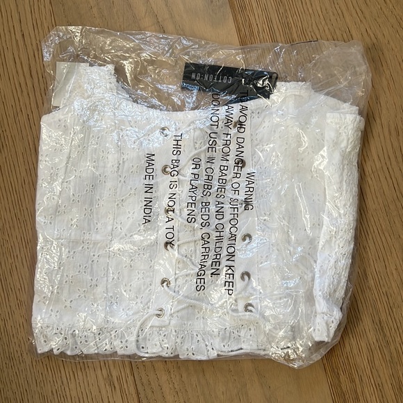 Crop Top with Ruffles - Picture 3 of 3